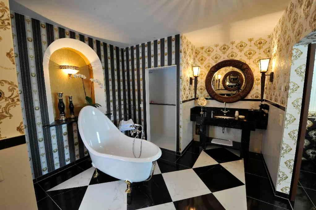 Burg Hotel Romantik โกทา ภายนอก รูปภาพ